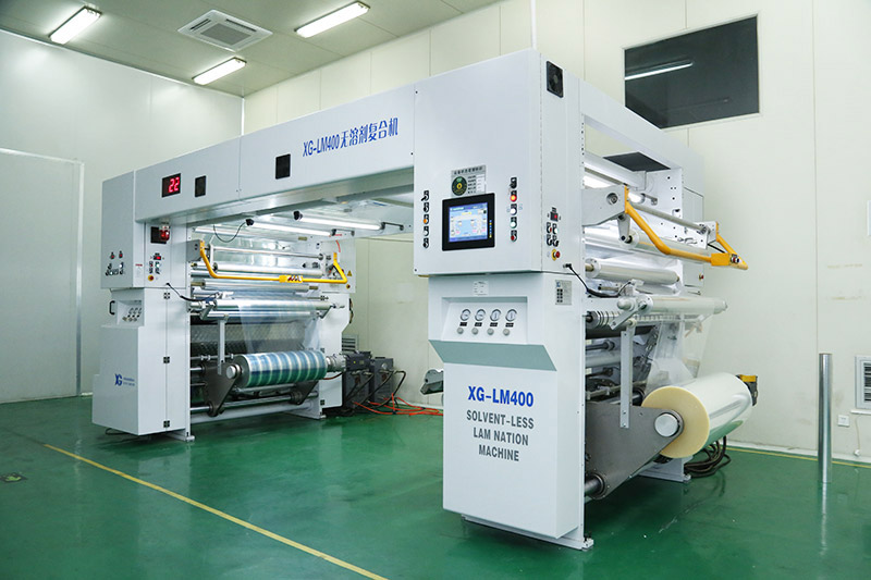 Solvent-free laminating machine